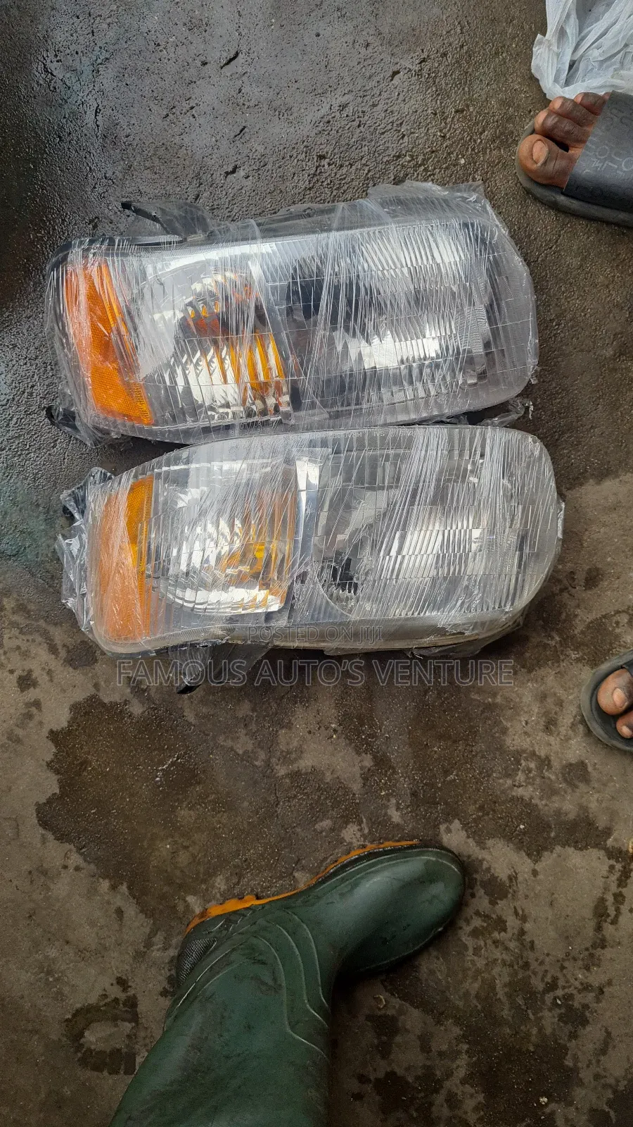 Headlight for Ford Escape 2004