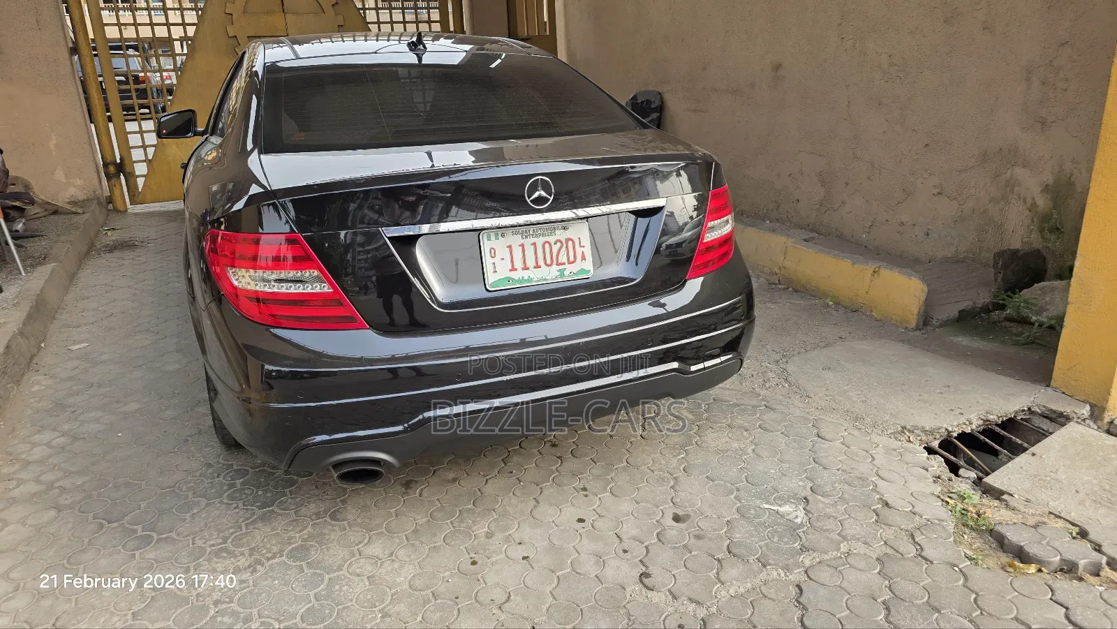 Mercedes-Benz C300 2011 Black