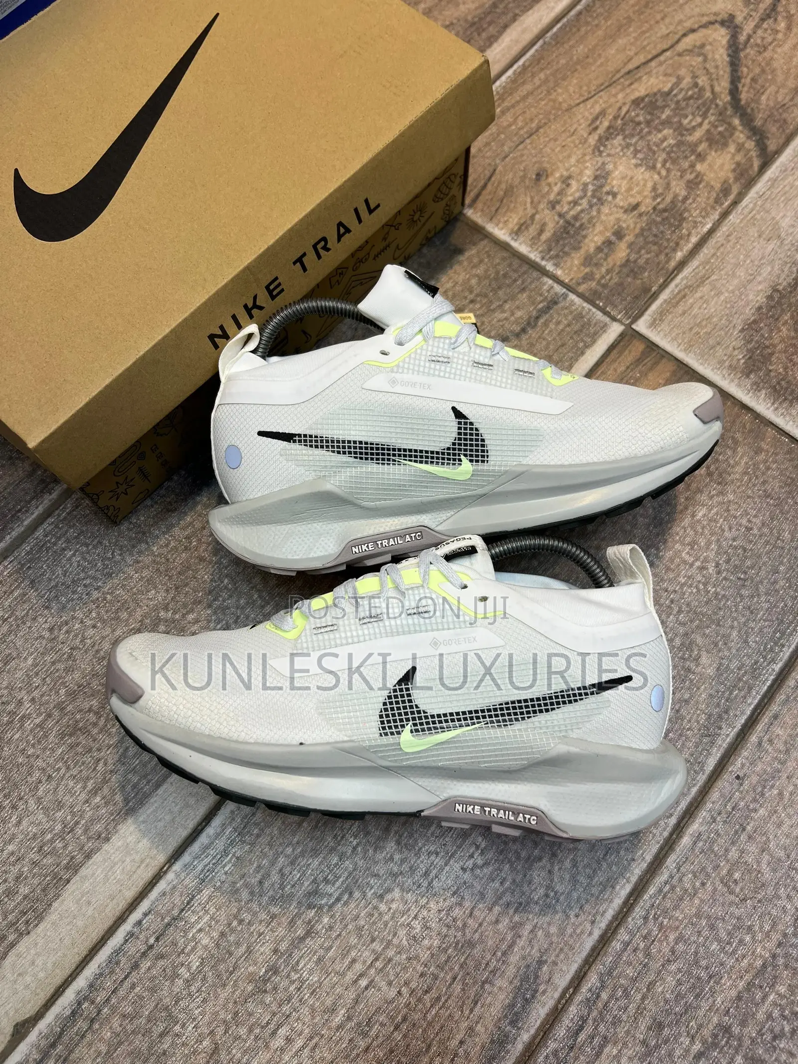 Original Nike Pegasus Trail Sneakers