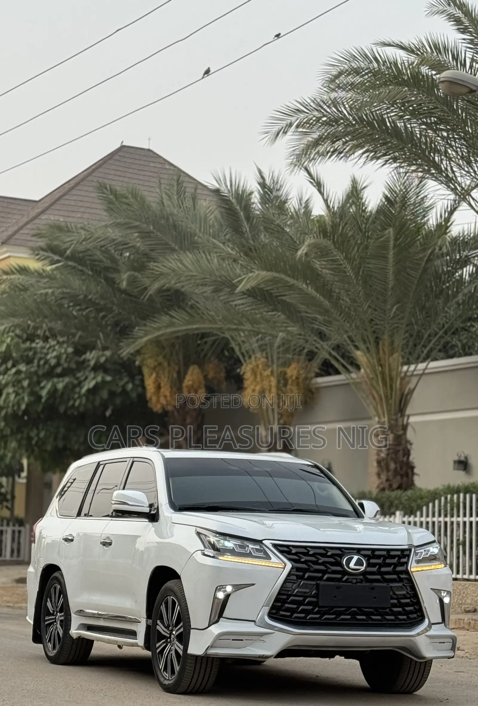 Lexus LX 570 2011 White
