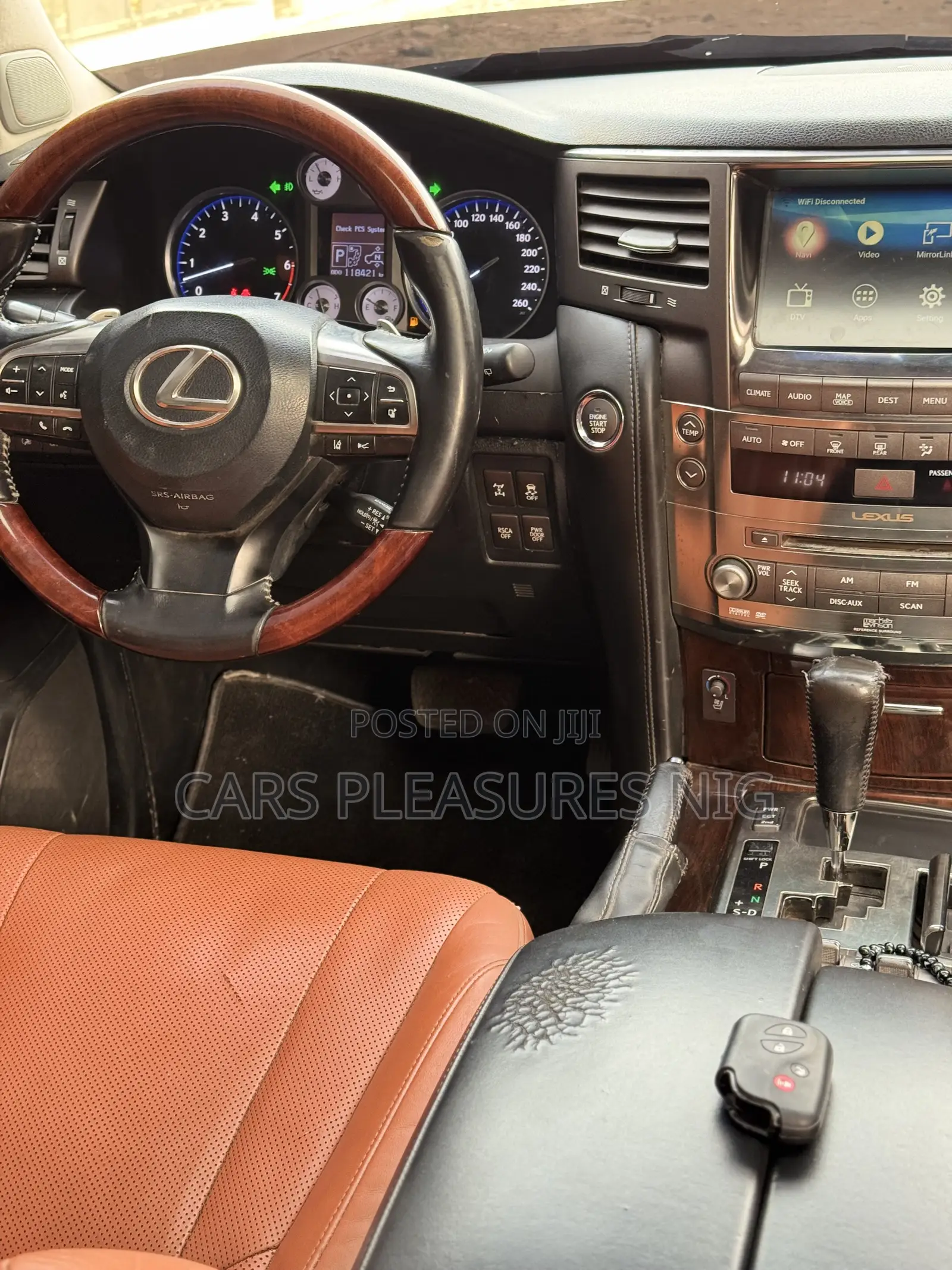 Lexus LX 570 2011 White