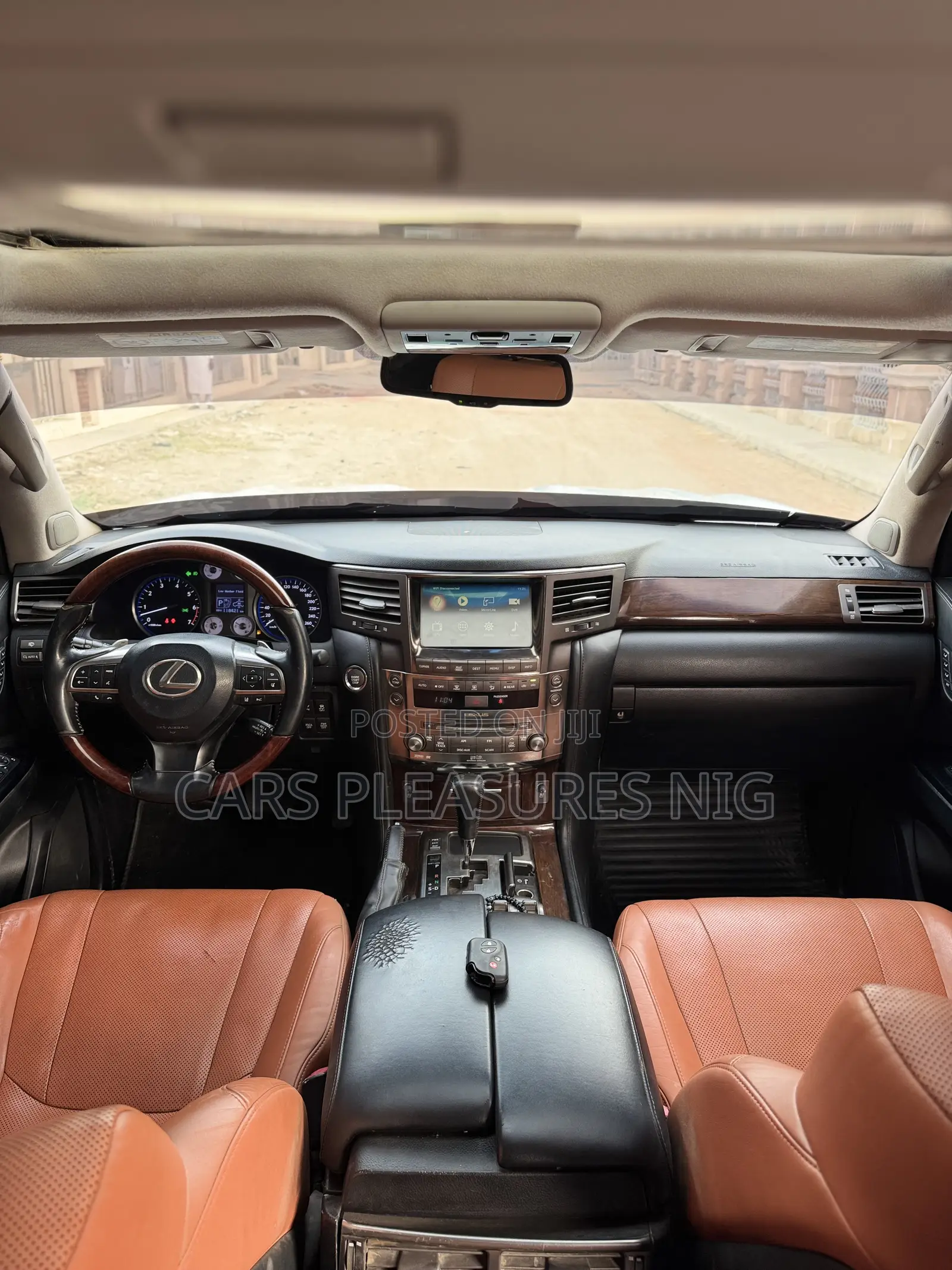 Lexus LX 570 2011 White