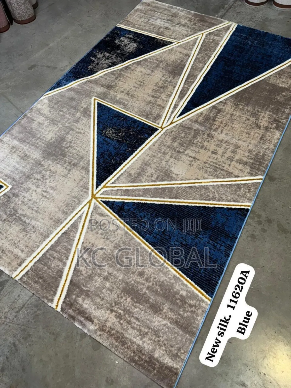 Melat Center Rug Available in 5/7 7/10