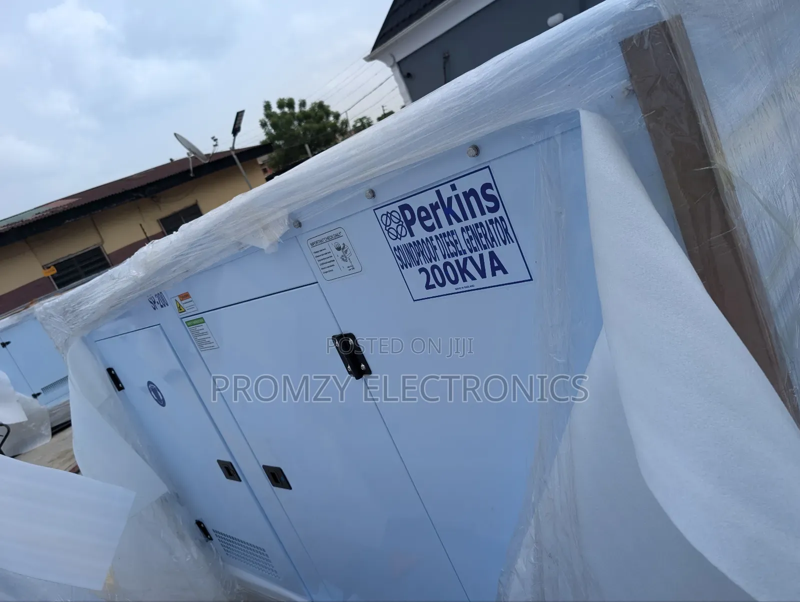 Perkins 200kva Diesel Soundproof Generator 2years Wty