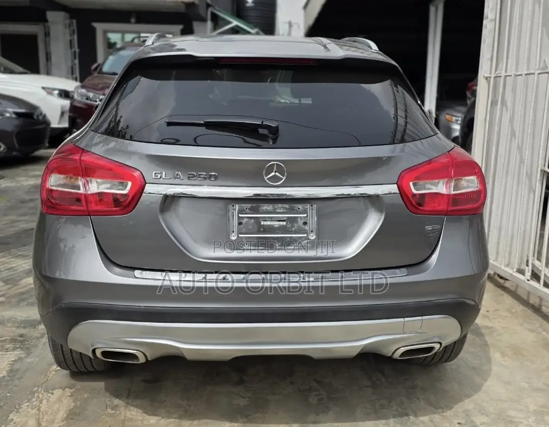 Mercedes-Benz GLA 250 2017 Gray