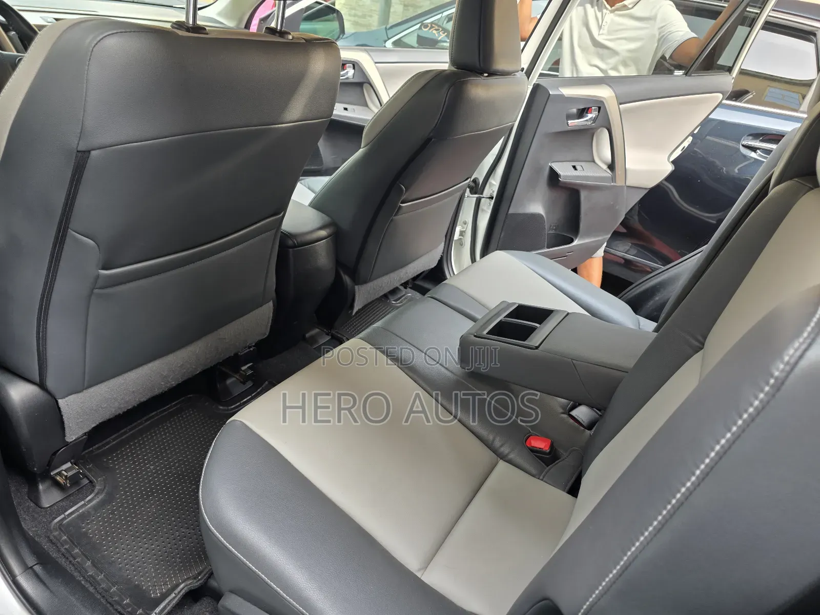 Toyota RAV4 Limited 4dr SUV AWD (2.5L 4cyl 6A) 2015 White