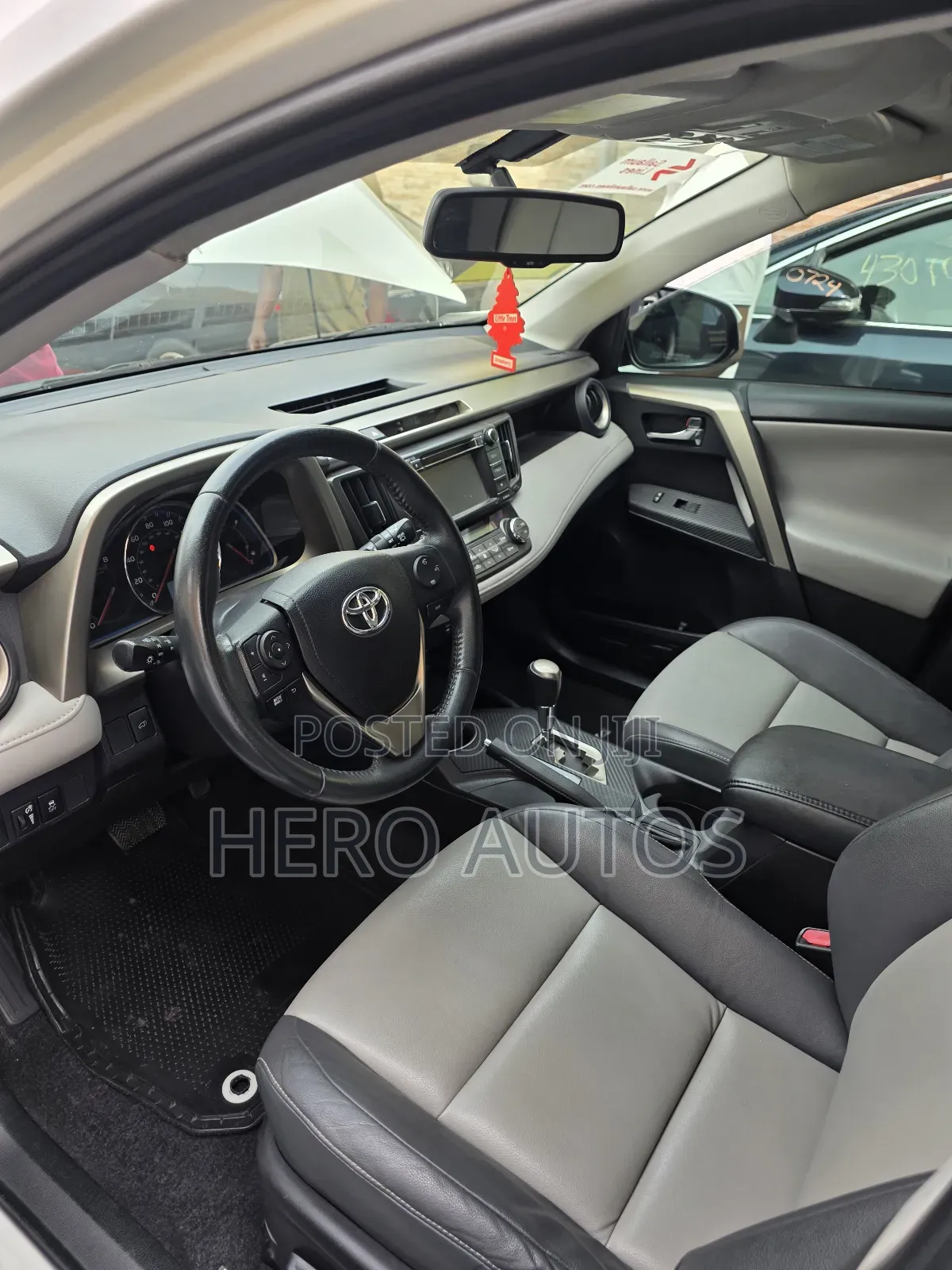 Toyota RAV4 Limited 4dr SUV AWD (2.5L 4cyl 6A) 2015 White
