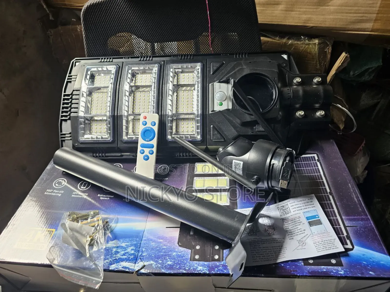 Ai Solar Camera + Security Light (2-in-1) 