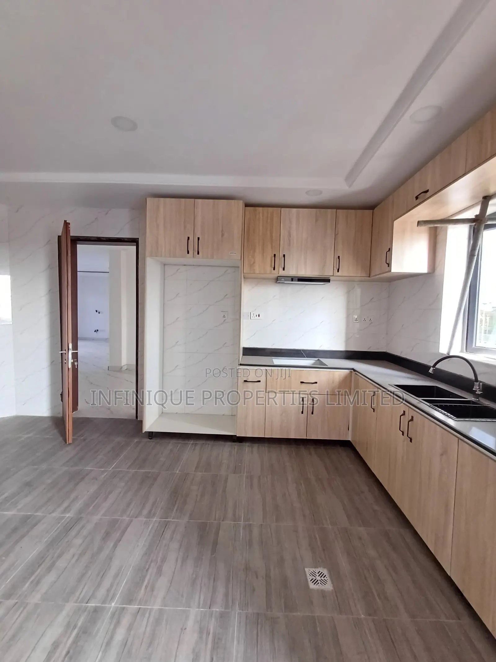 3bdrm Apartment in Lekki Phase 1 for rent