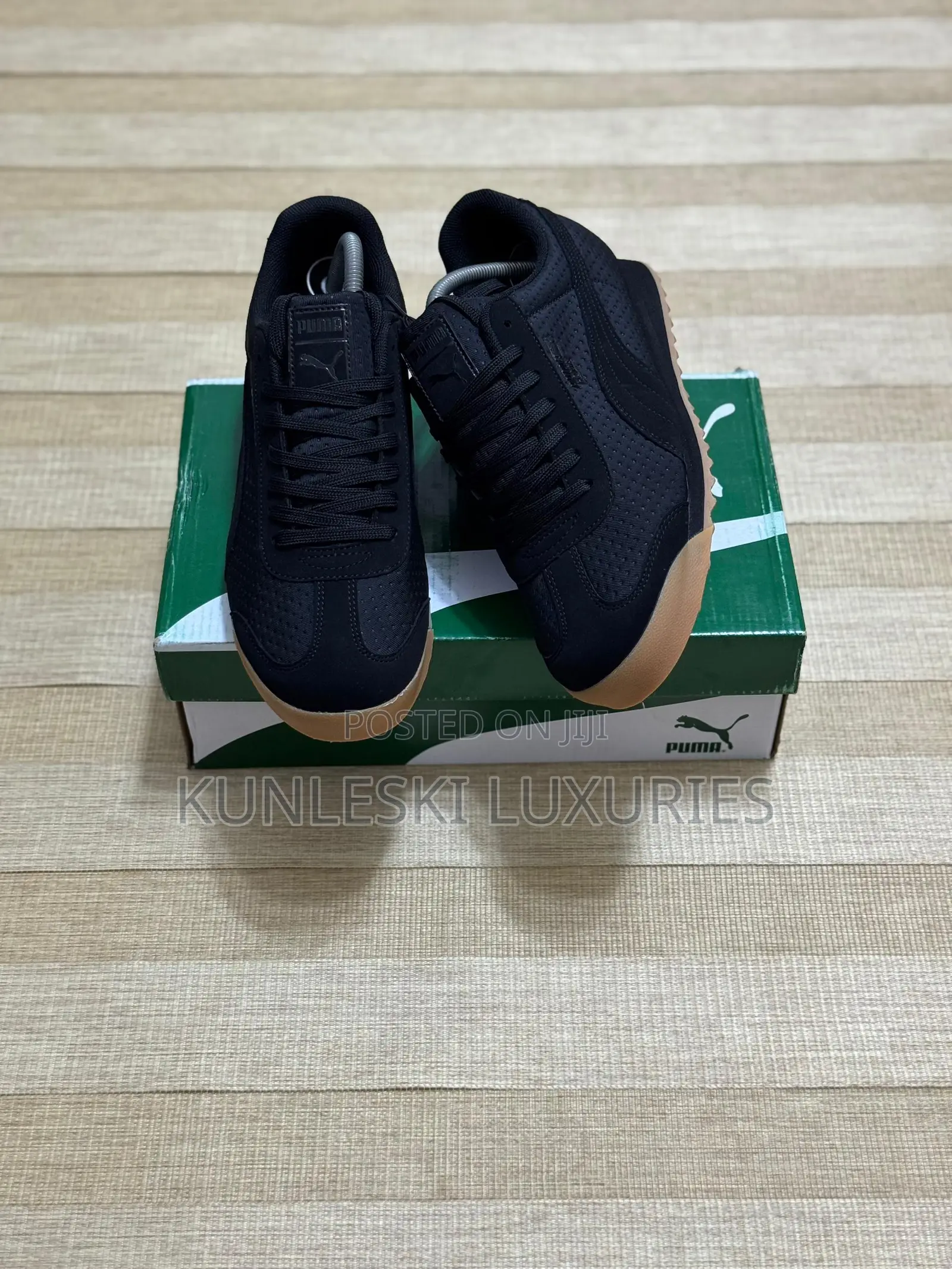 Original Puma Roma Black & White Sneakers