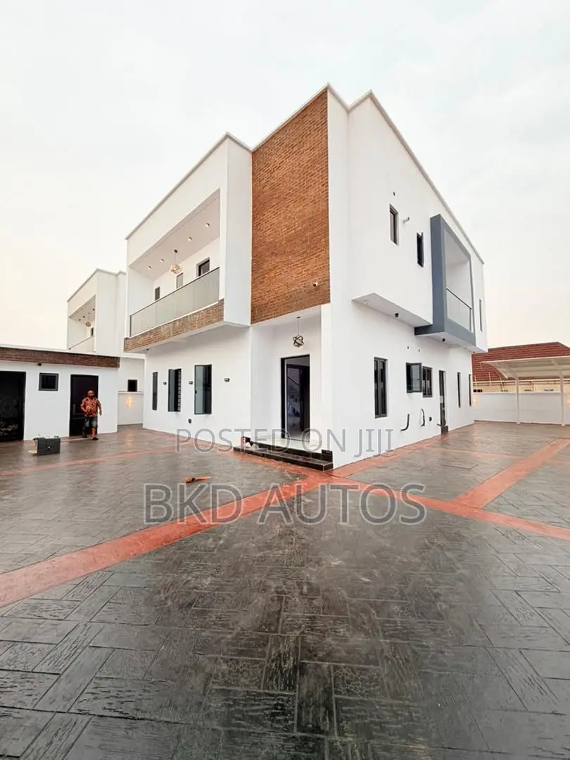 4bdrm Duplex in Ogba GRA for sale