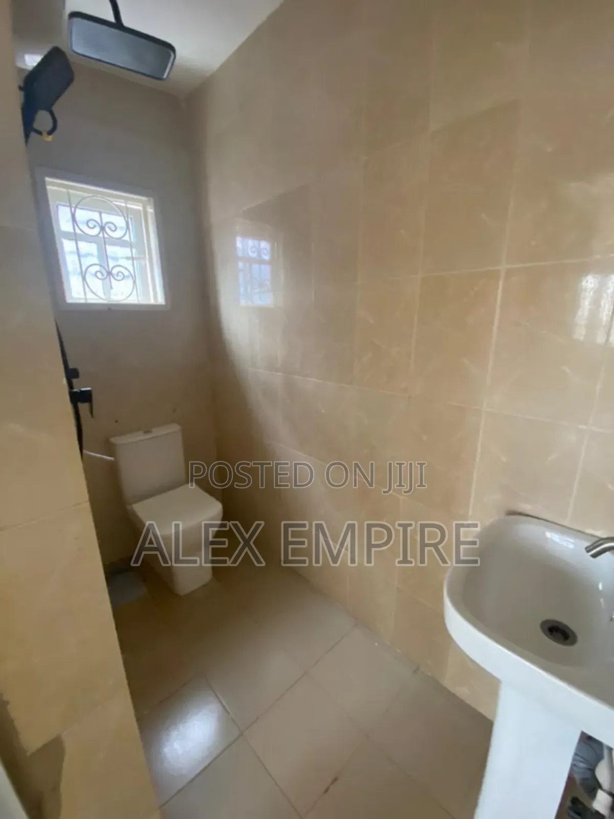3bdrm Apartment in Ago Palace for rent
