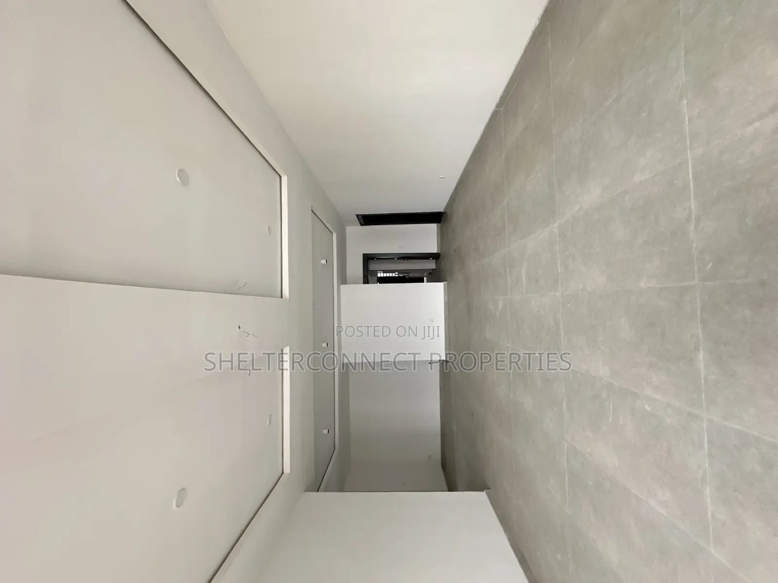 4bdrm Apartment in Lekki Phase 1 for sale
