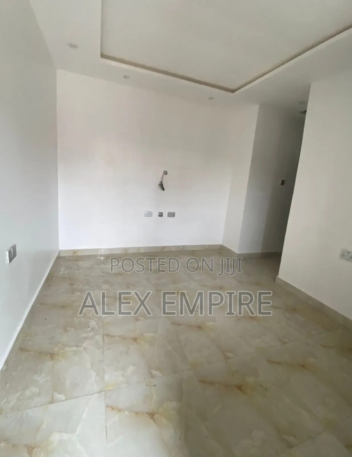 Mini Flat in Ago Palace for rent