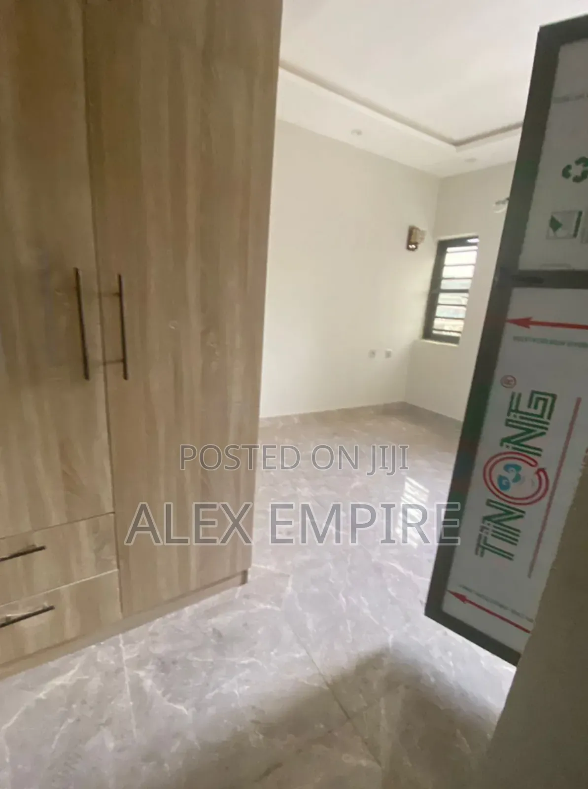 Mini Flat in Ago Palace for rent