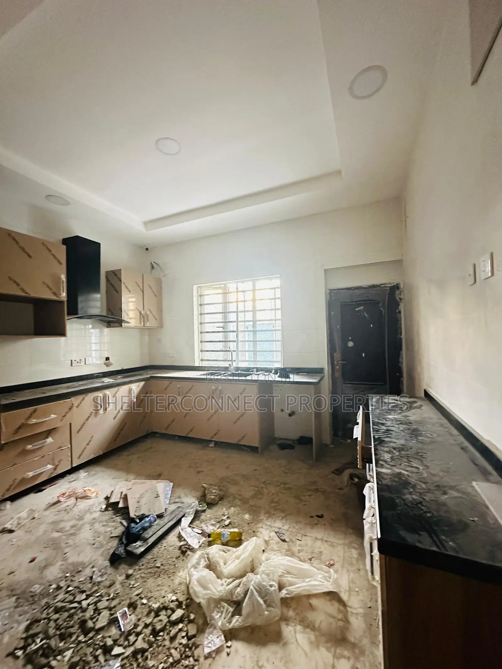 4bdrm Townhouse / Terrace in Lekki Phase 1 for rent