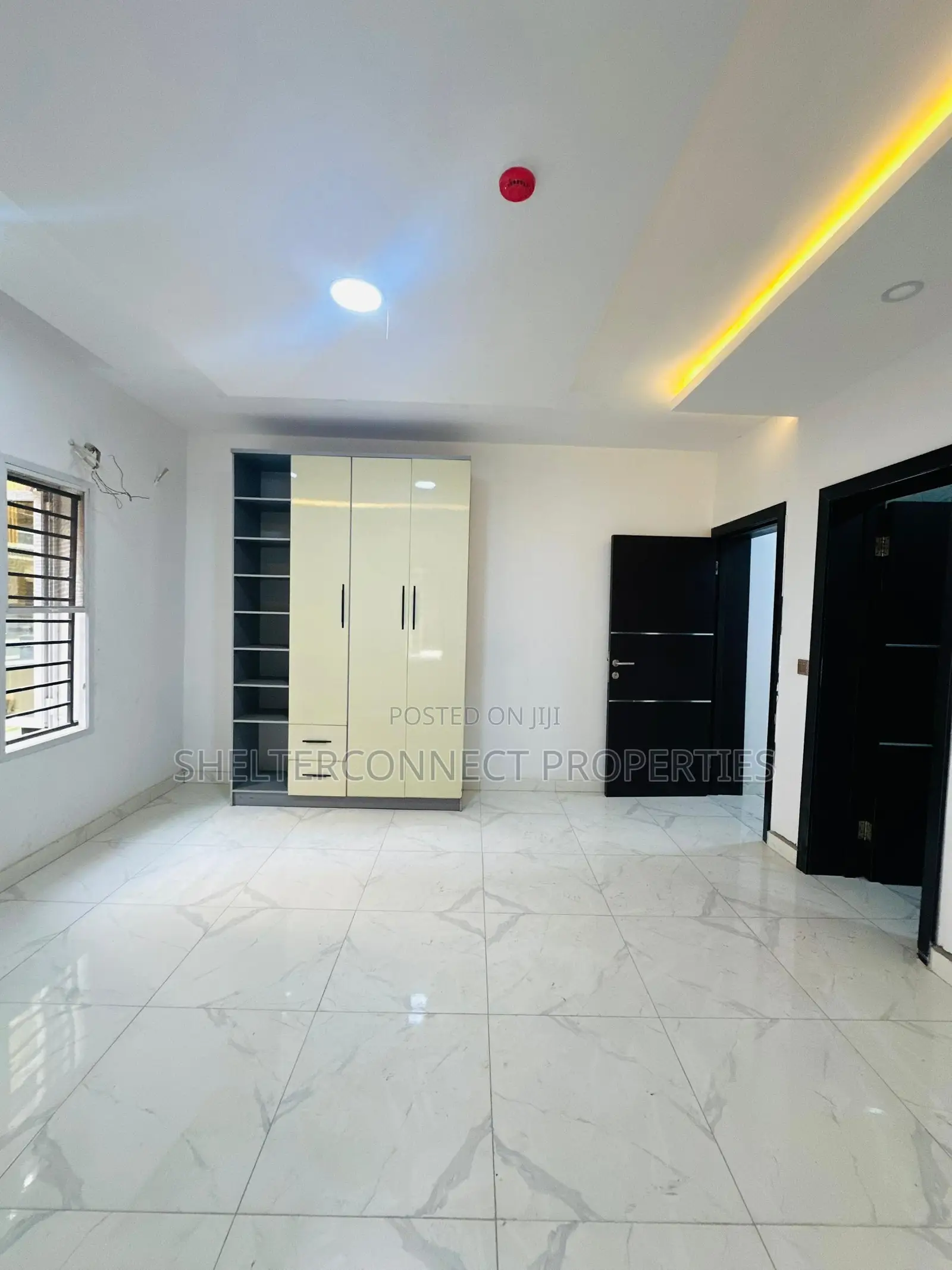 2bdrm Apartment in Lekki Phase 1 for rent