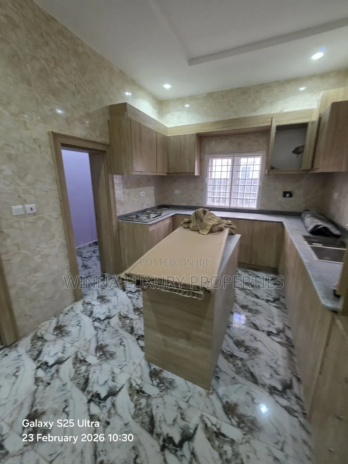 4bdrm Bungalow in Nana Estate, Lugbe District for sale