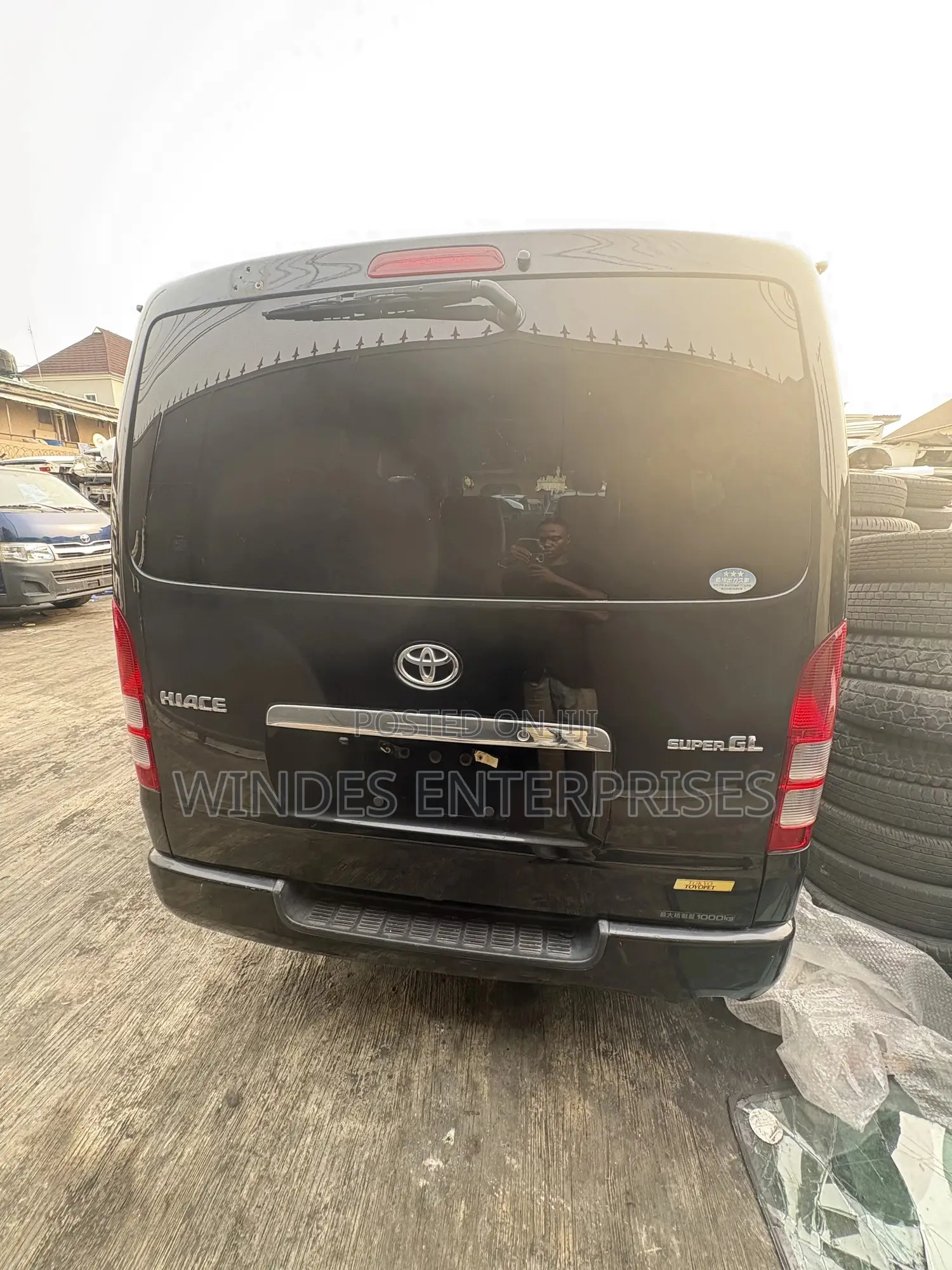 Toyota HiAce 2009 Black