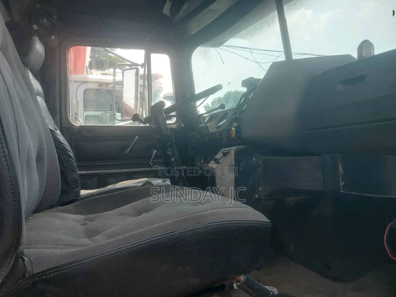 Tokunbo 14 Tyres Mack Dump Truck Superb 24valve Engine
