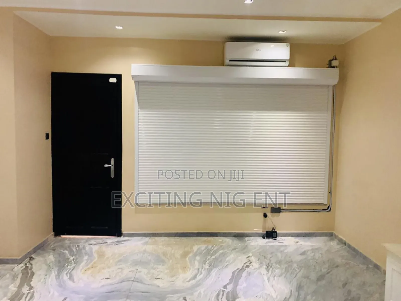 Automatic White Aluminum Roller Shutter Door