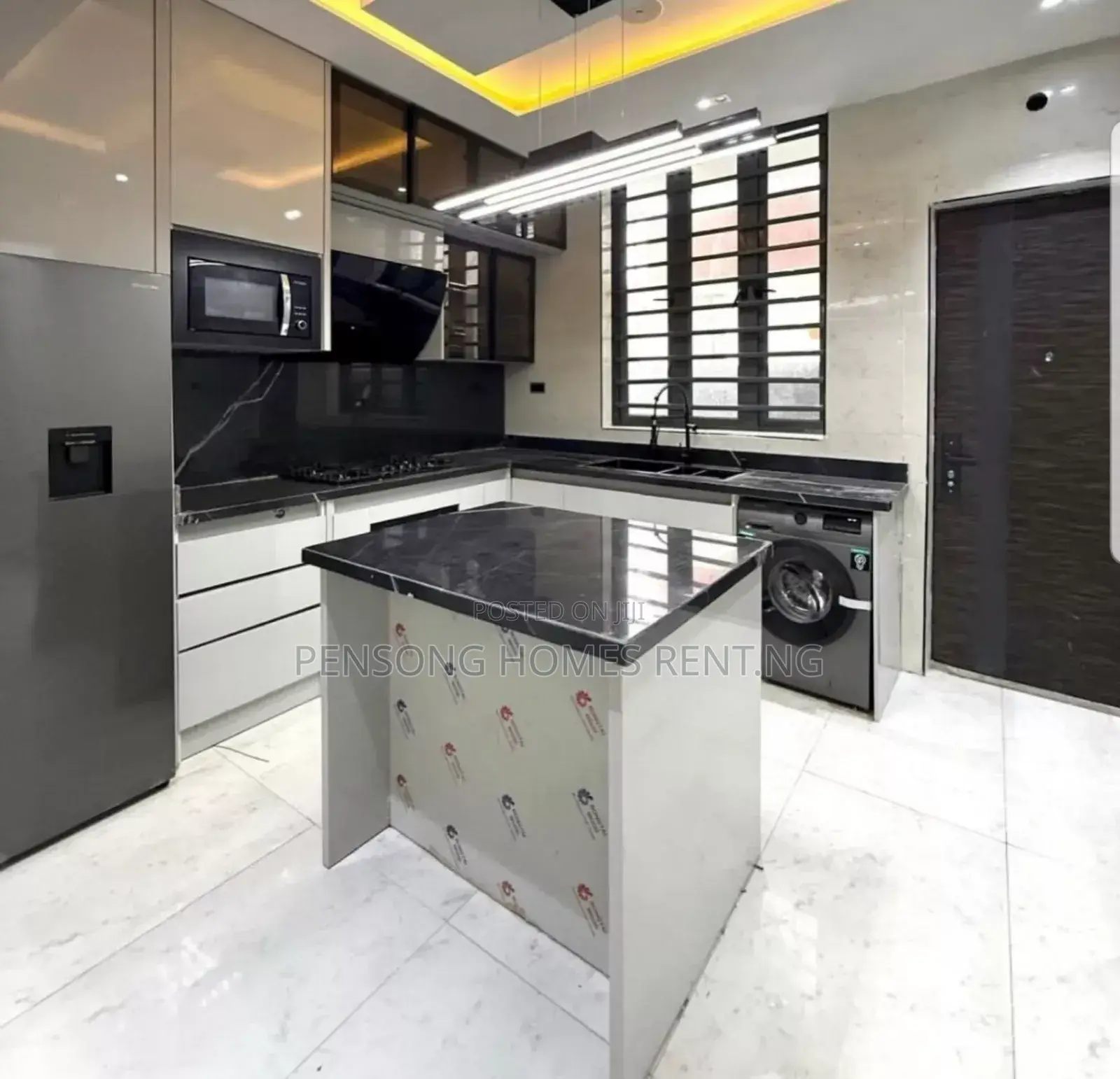4bdrm Duplex in Lekki Phase 1 for rent