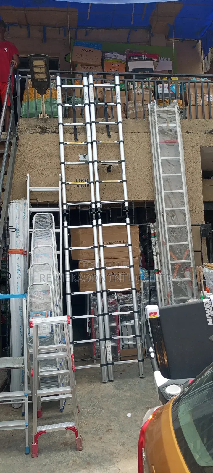 4.4 Metres(2.2mtrs +2.2mtrs) Double Sided Telescopic Aluminium Ladder