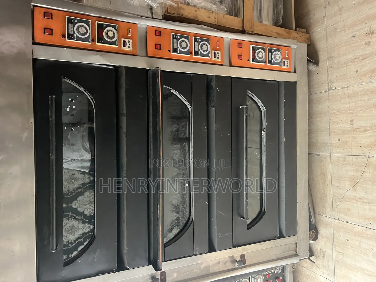 6 Trays Gas Oven