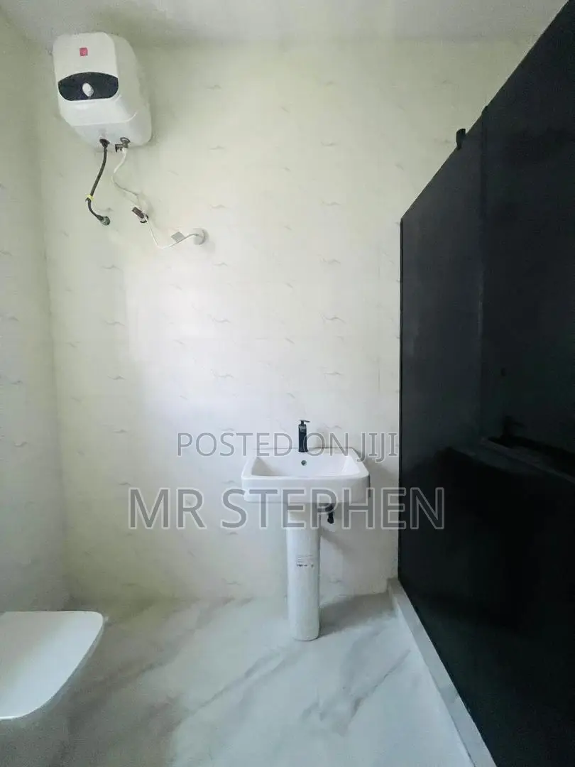 Luxuriously Built 5 Bedroom Semi Detached Duplex Plus Bq Lekki Phase 1