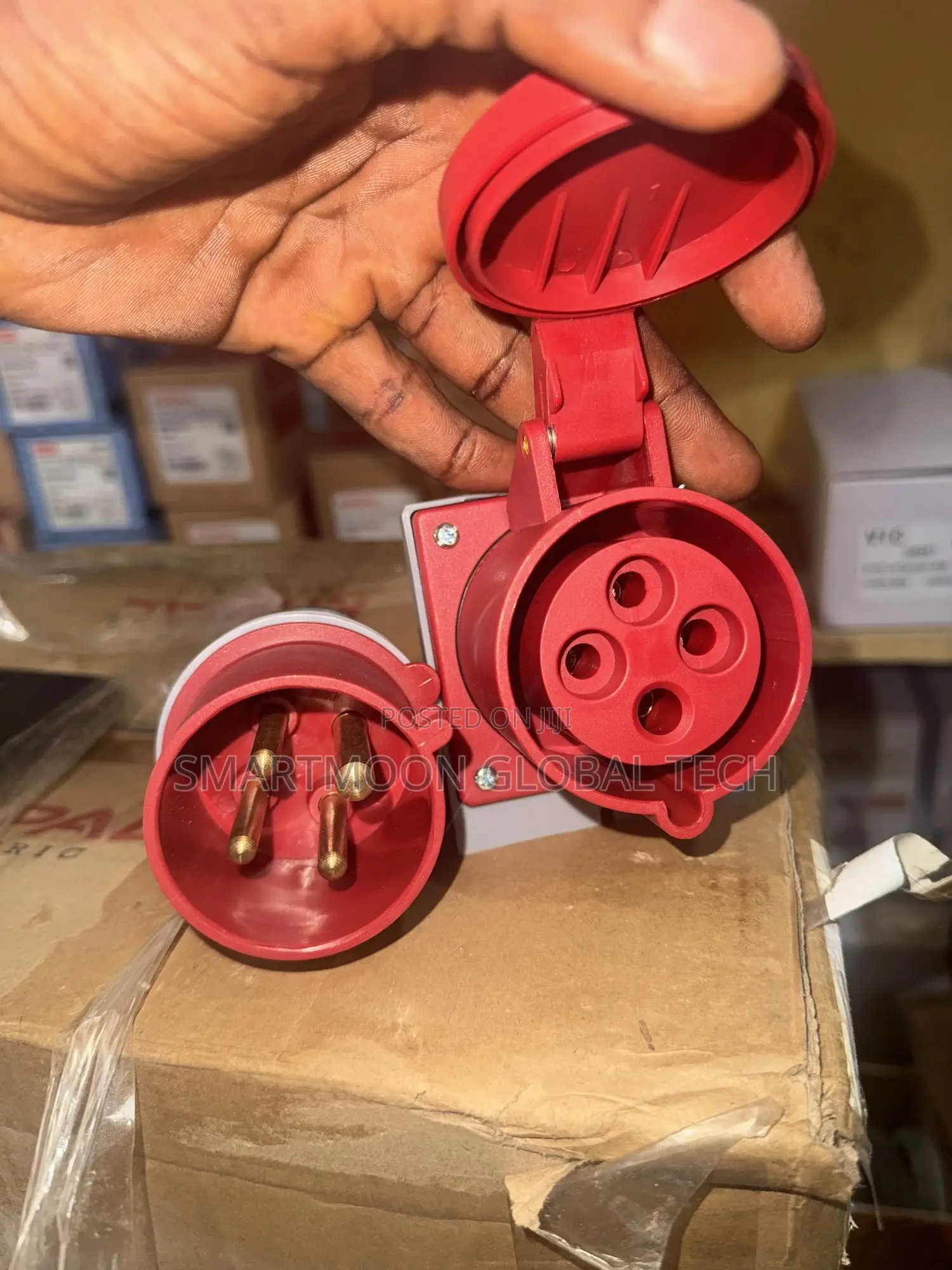 Original 32a 4pin Industrial Socket