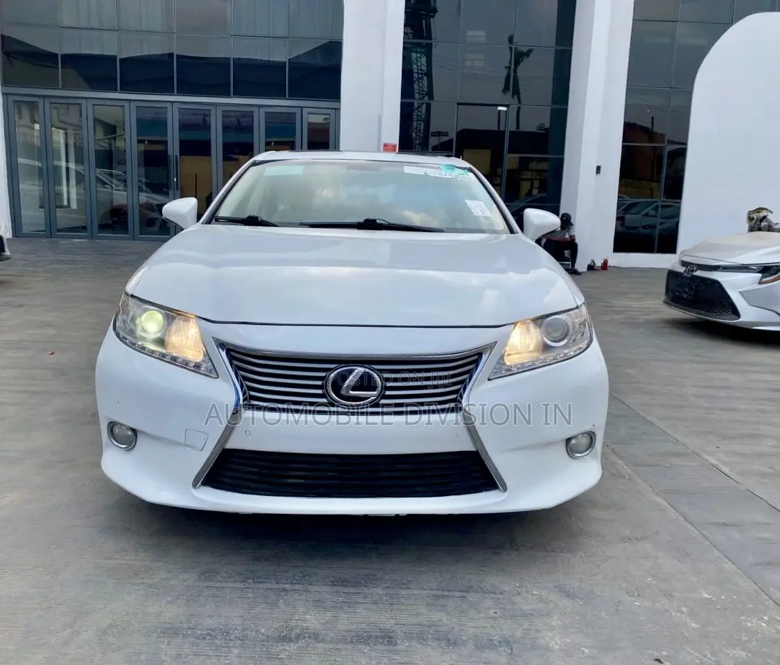 Lexus ES 350 FWD 2014 White