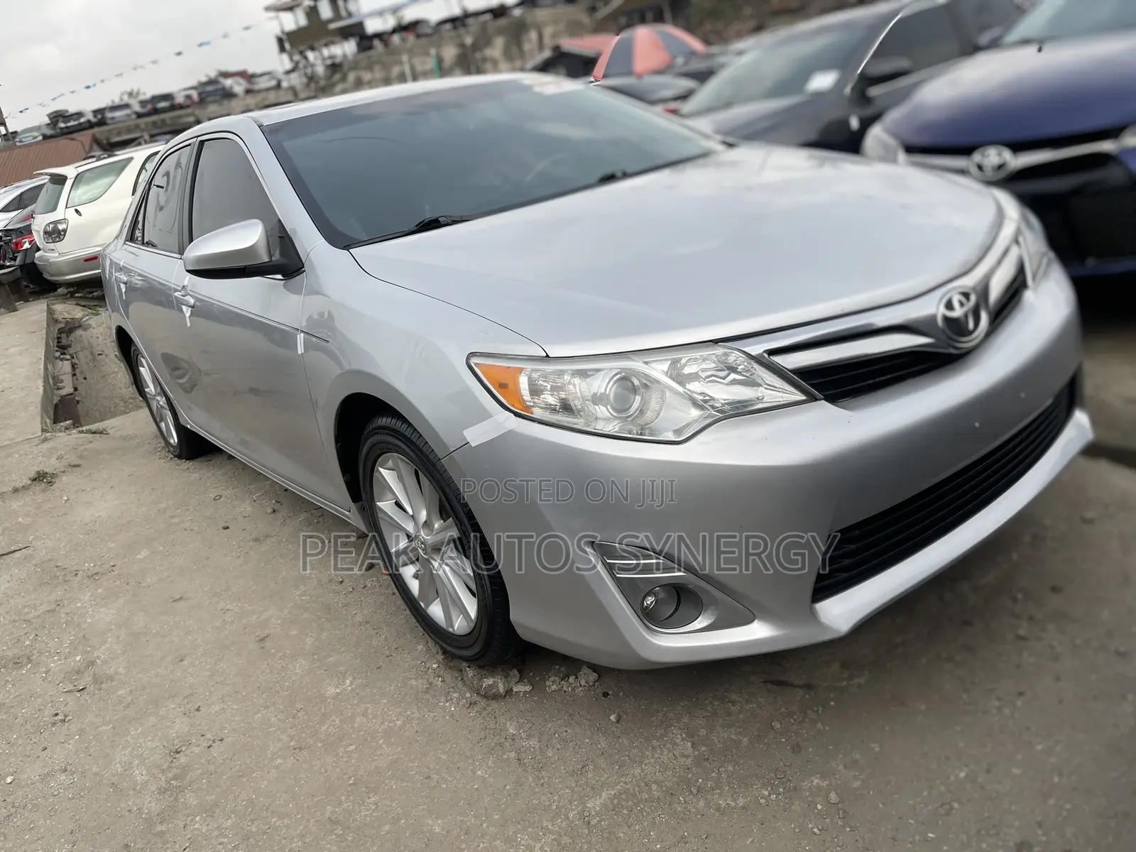 Toyota Camry XLE 4dr Sedan (2.5L 4cyl 6A) 2013 Silver
