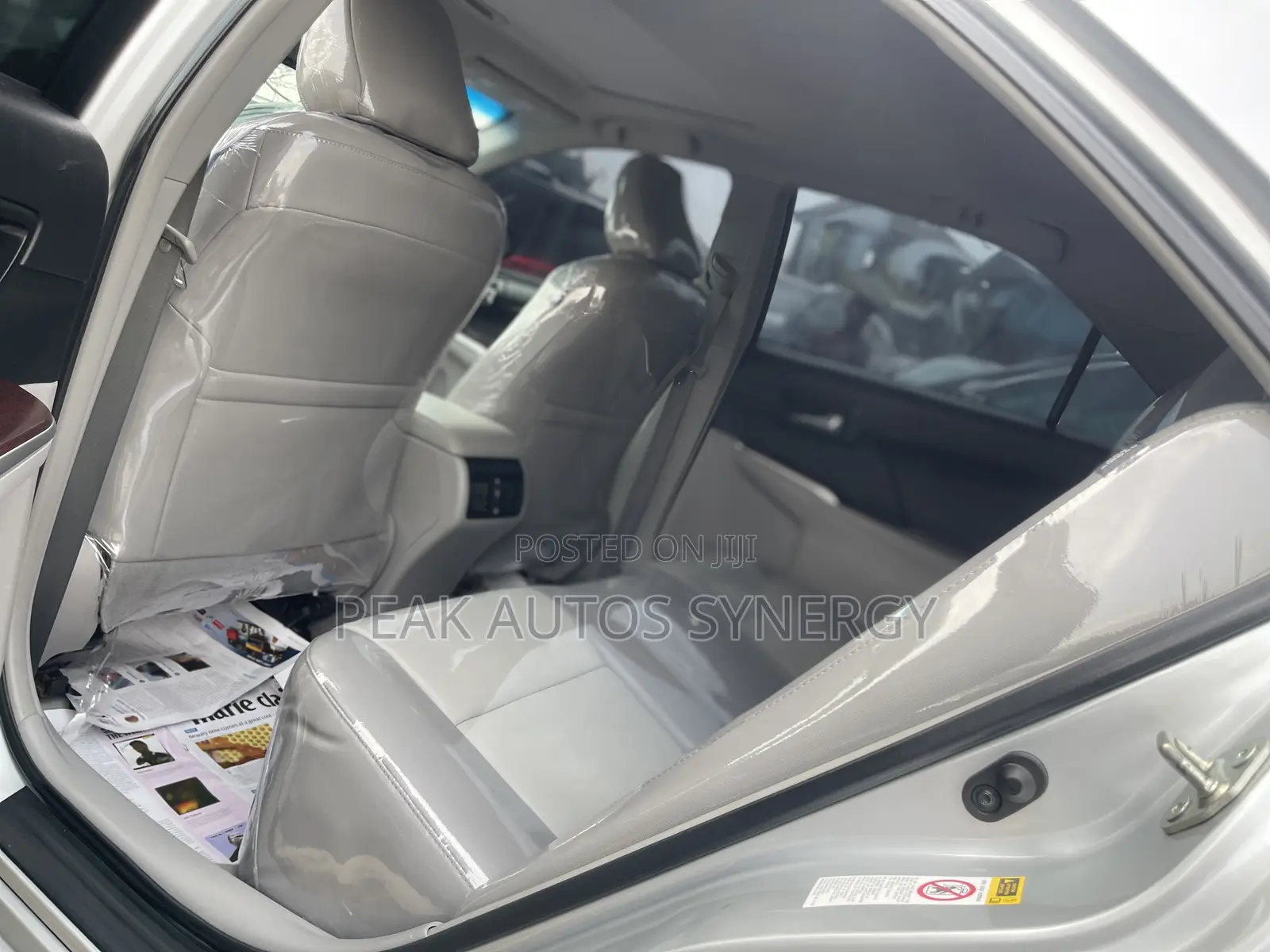 Toyota Camry XLE 4dr Sedan (2.5L 4cyl 6A) 2013 Silver