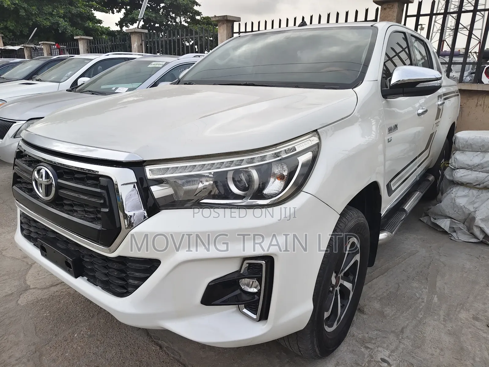 Toyota Hilux SR5 4x4 2019 Off white