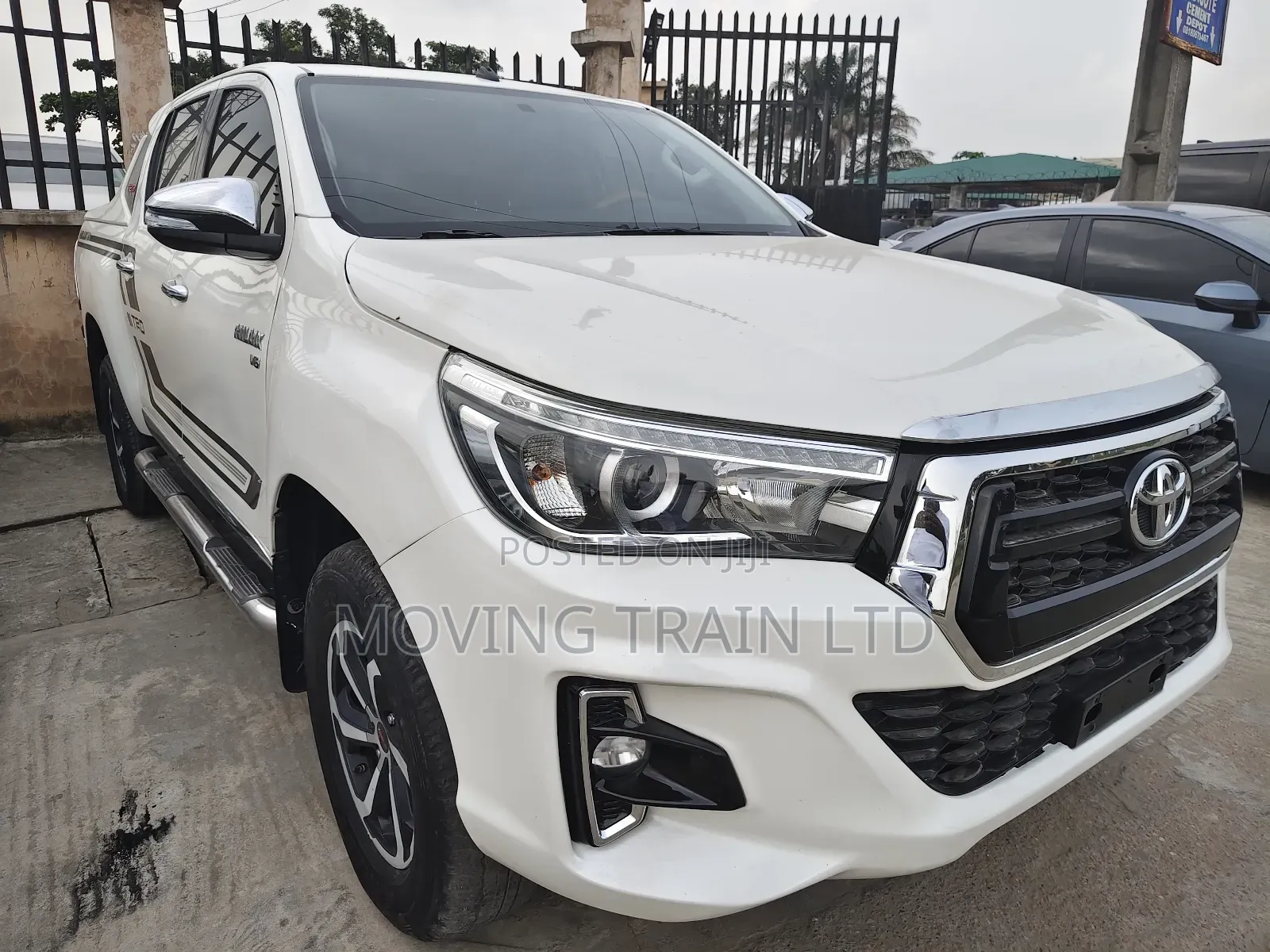 Toyota Hilux SR5 4x4 2019 Off white