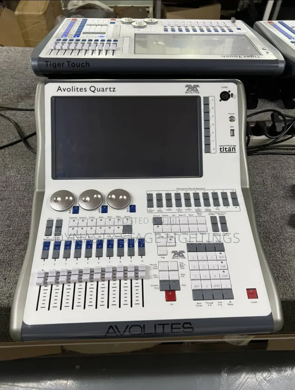 Avolite Quartz Digital Light Mixer With Flight Case