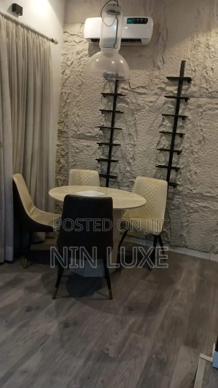 Exceptional Beautifully Furnished 4bedroom Shared Apartment in Leaking
