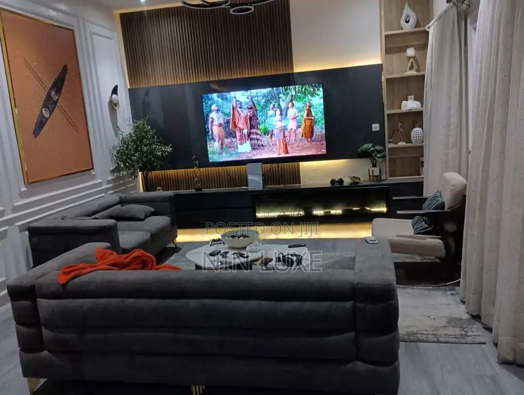 Exceptional Beautifully Furnished 4bedroom Shared Apartment in Leaking