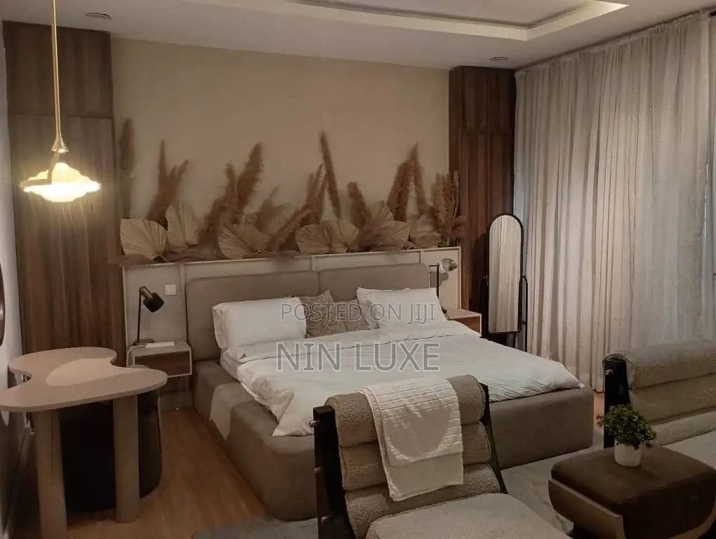 Exceptional Beautifully Furnished 4bedroom Shared Apartment in Leaking