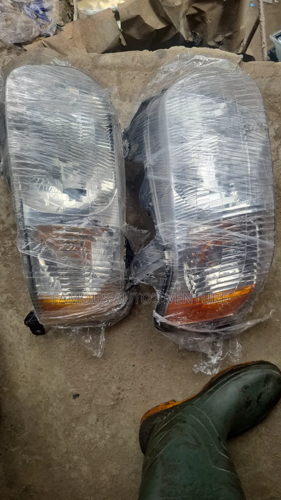 Headlight Ford Escape 2003