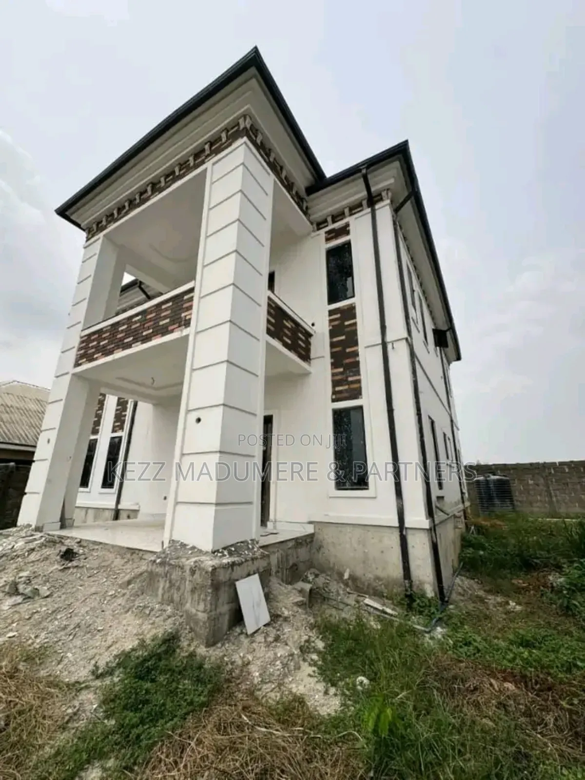 4bdrm Duplex in By Salvation for sale