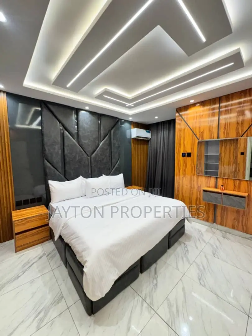 6 Units of 2/3 Bedrooms