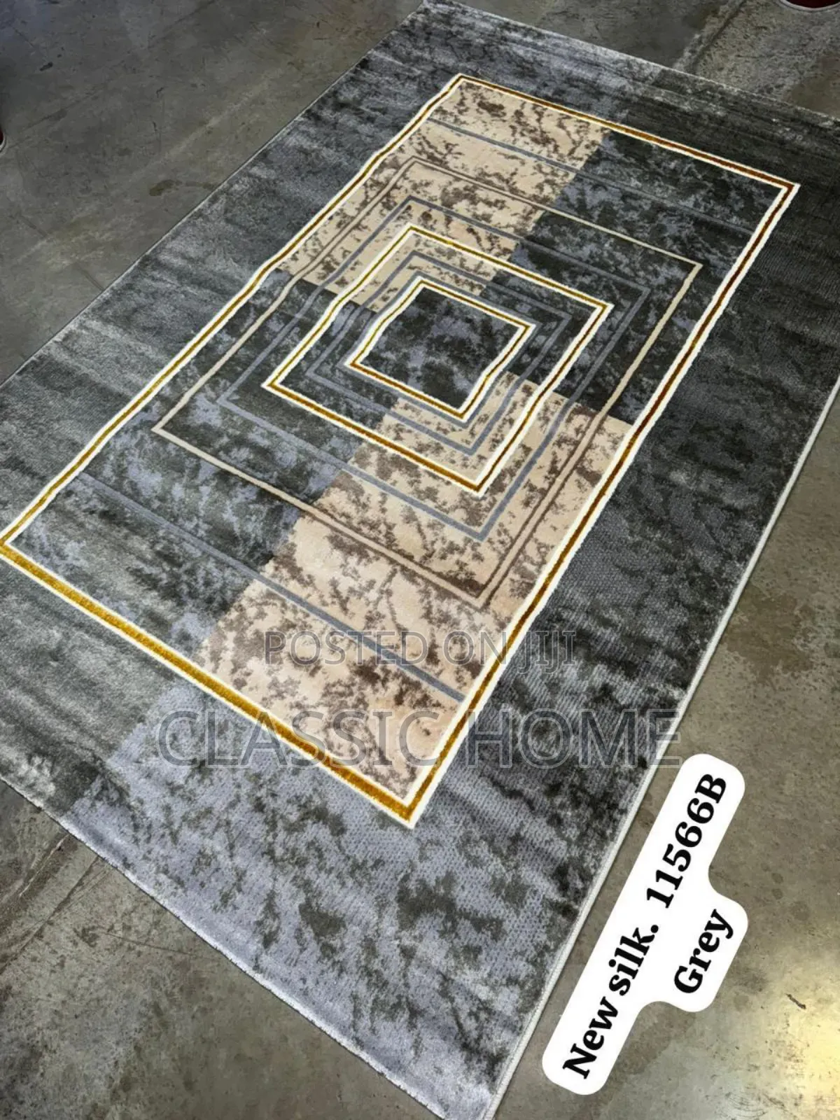 Quality Grey Silk Center Rug