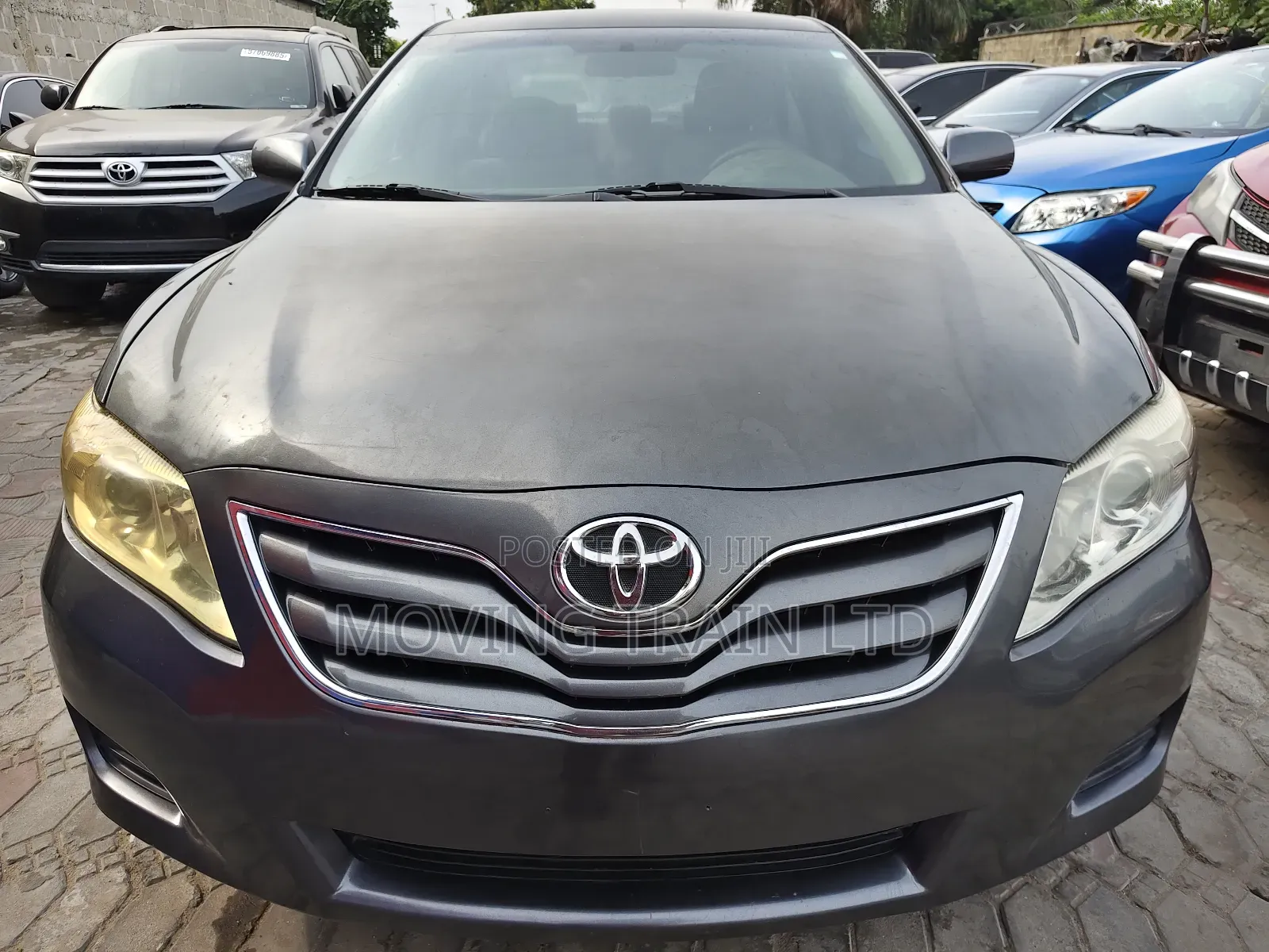 Toyota Camry LE 4dr Sedan (2.5L 4cyl 6A) 2011 Gray