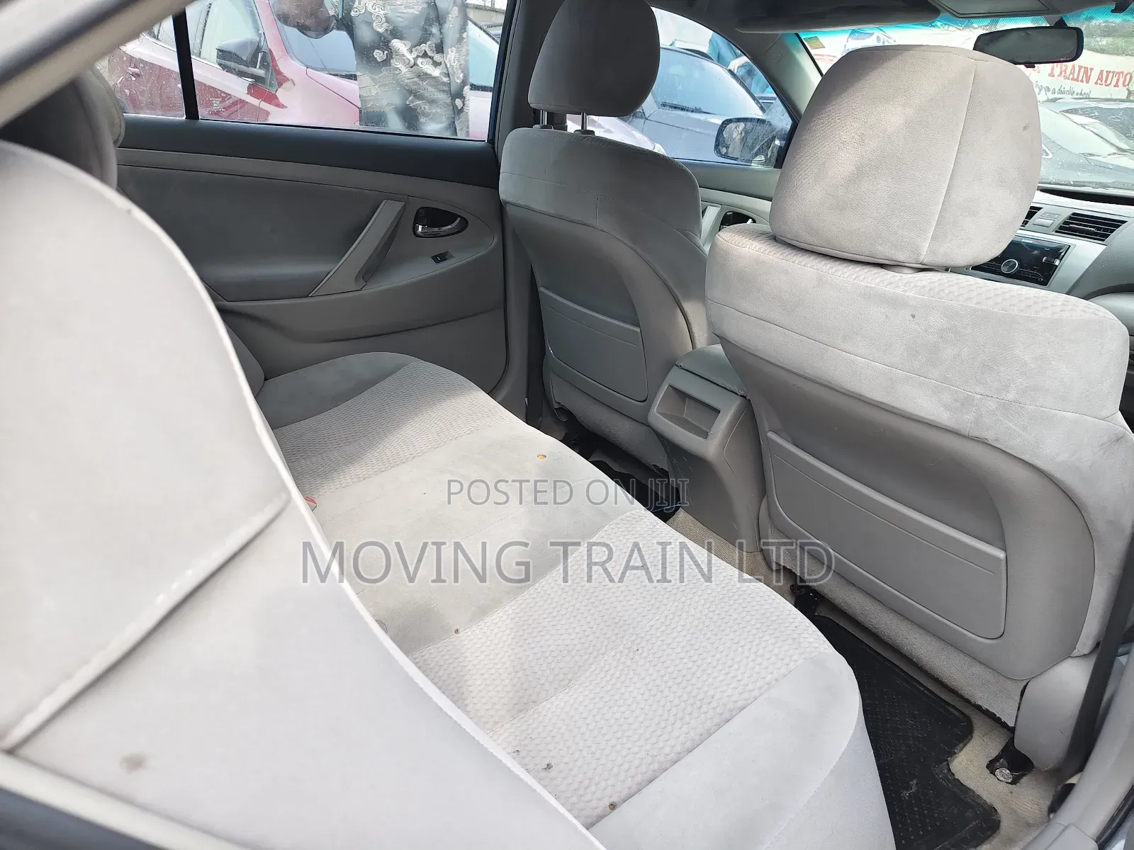 Toyota Camry LE 4dr Sedan (2.5L 4cyl 6A) 2011 Gray