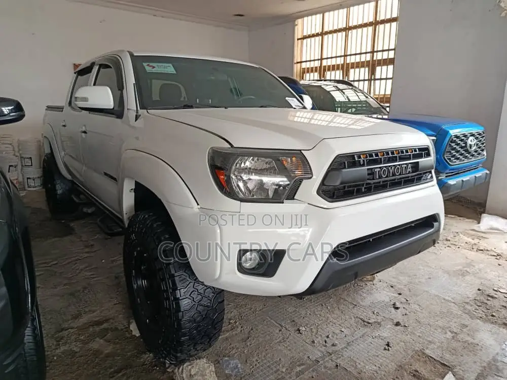Toyota Tacoma TRD PRO V6 4dr Double Cab 4WD 5.0 ft. SB (4.0L 6cyl 5A)