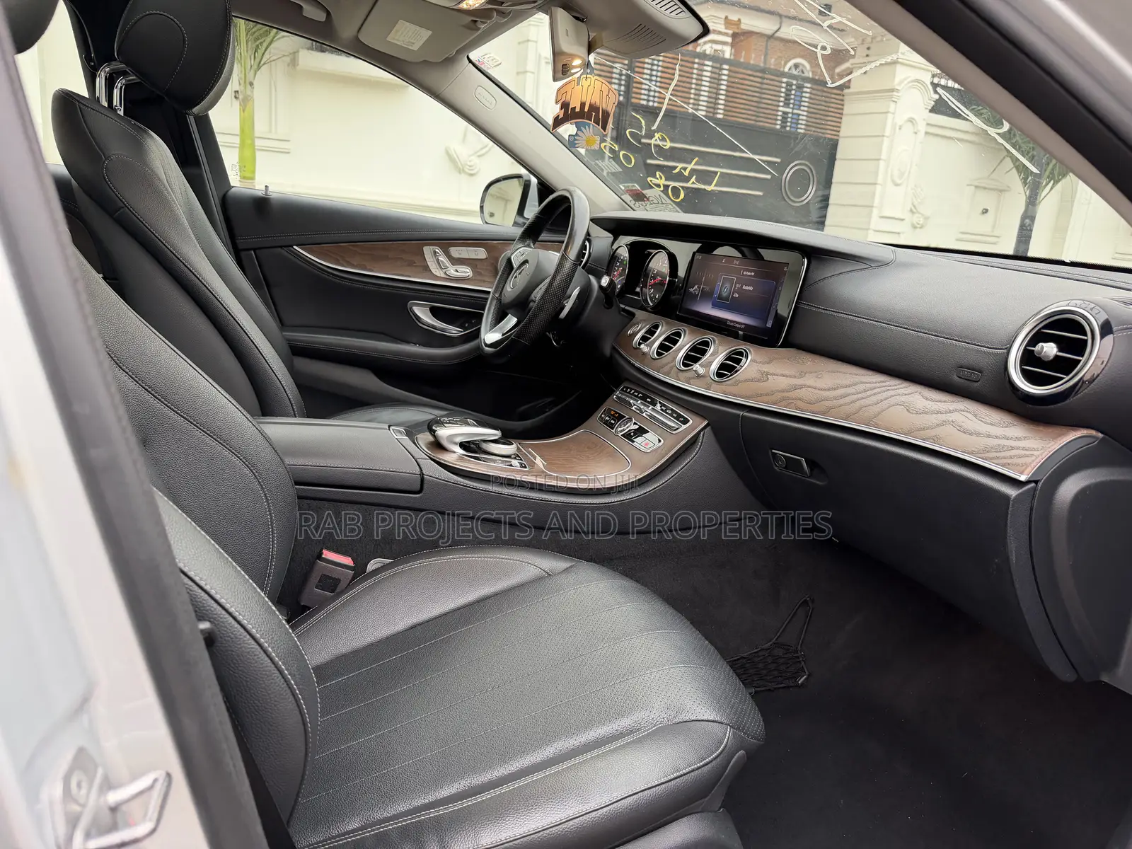 Mercedes-Benz E300 2018 Silver