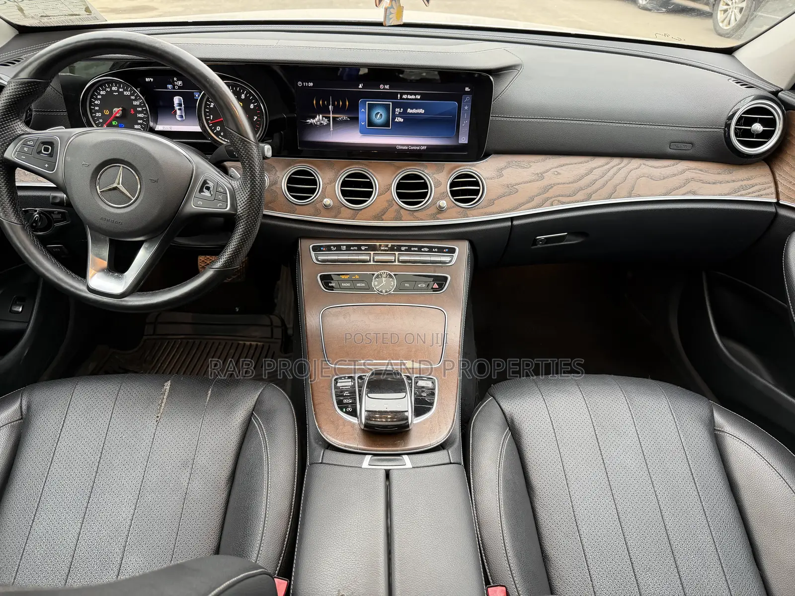 Mercedes-Benz E300 2018 Silver