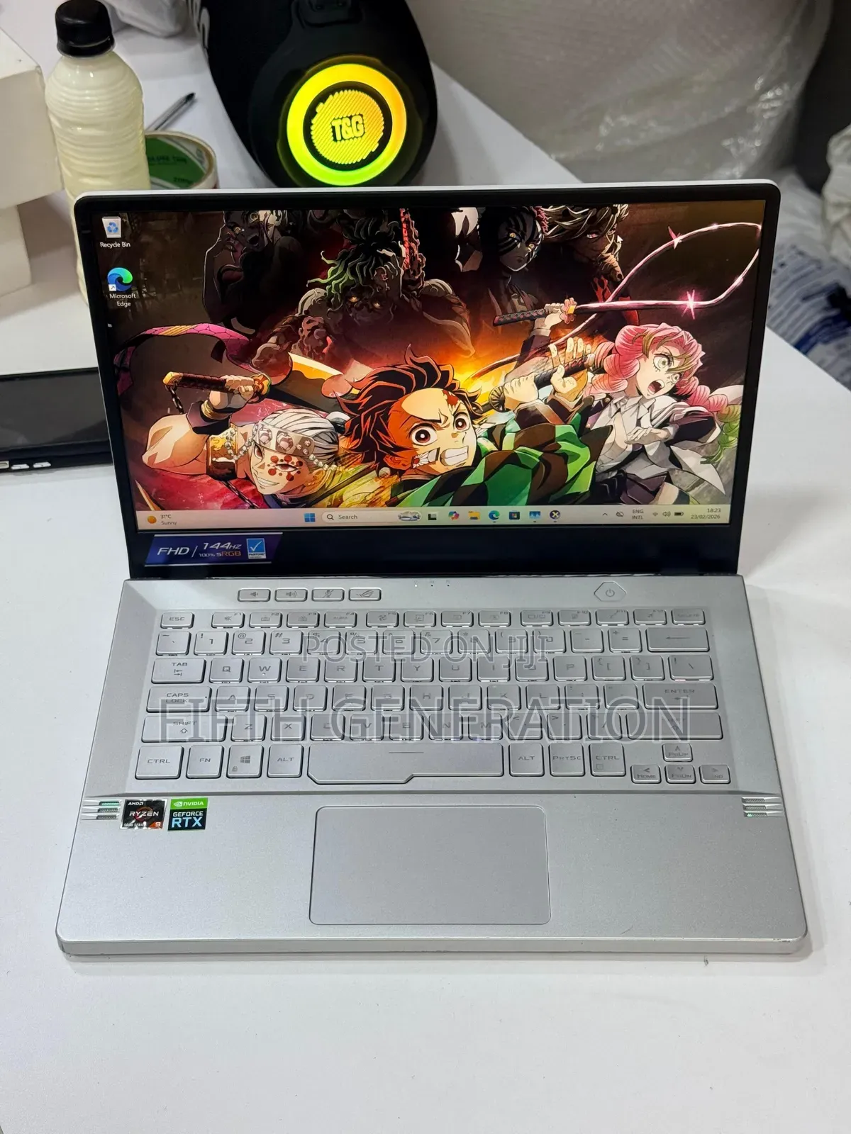 Laptop Asus ROG Zephyrus G14 16GB AMD Ryzen 9 SSD 1T