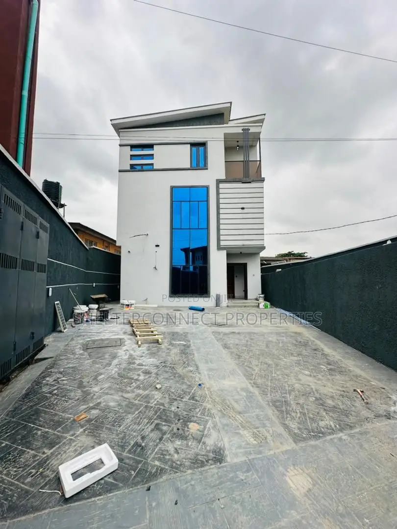 4bdrm Duplex in Gbagada for sale